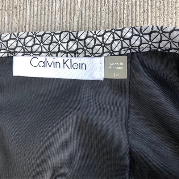 NWT CALVIN KLEIN pencil skirt, size 14. - Picture 4 of 9